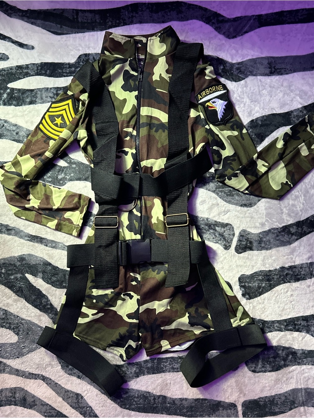 Leg Avenue goin’ commando / military women’s costume